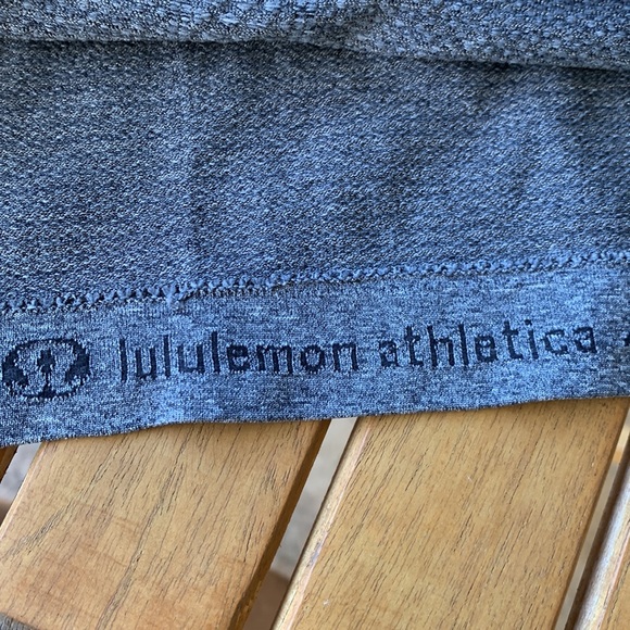 Lululemon tank top in Charcoal Grey in a size 4. - Picture 5 of 9